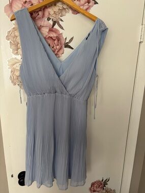 Light Blue Pleated V-Neck Women's Dress